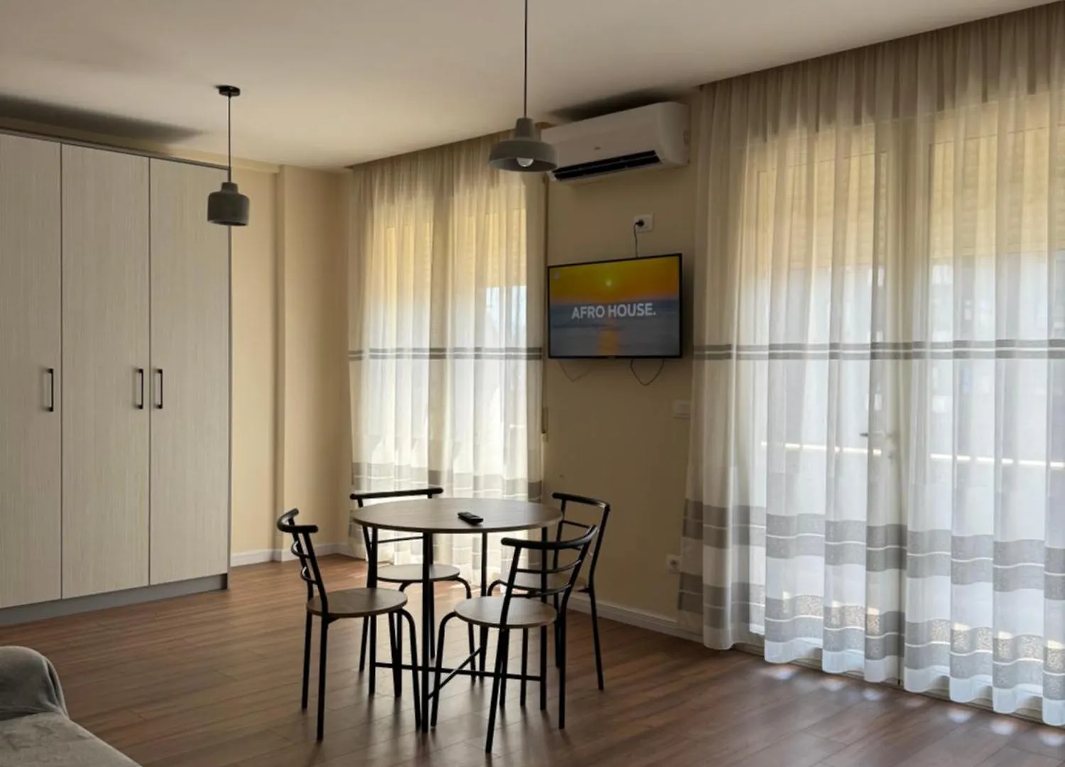 Vers Apartments Tirana 0*,